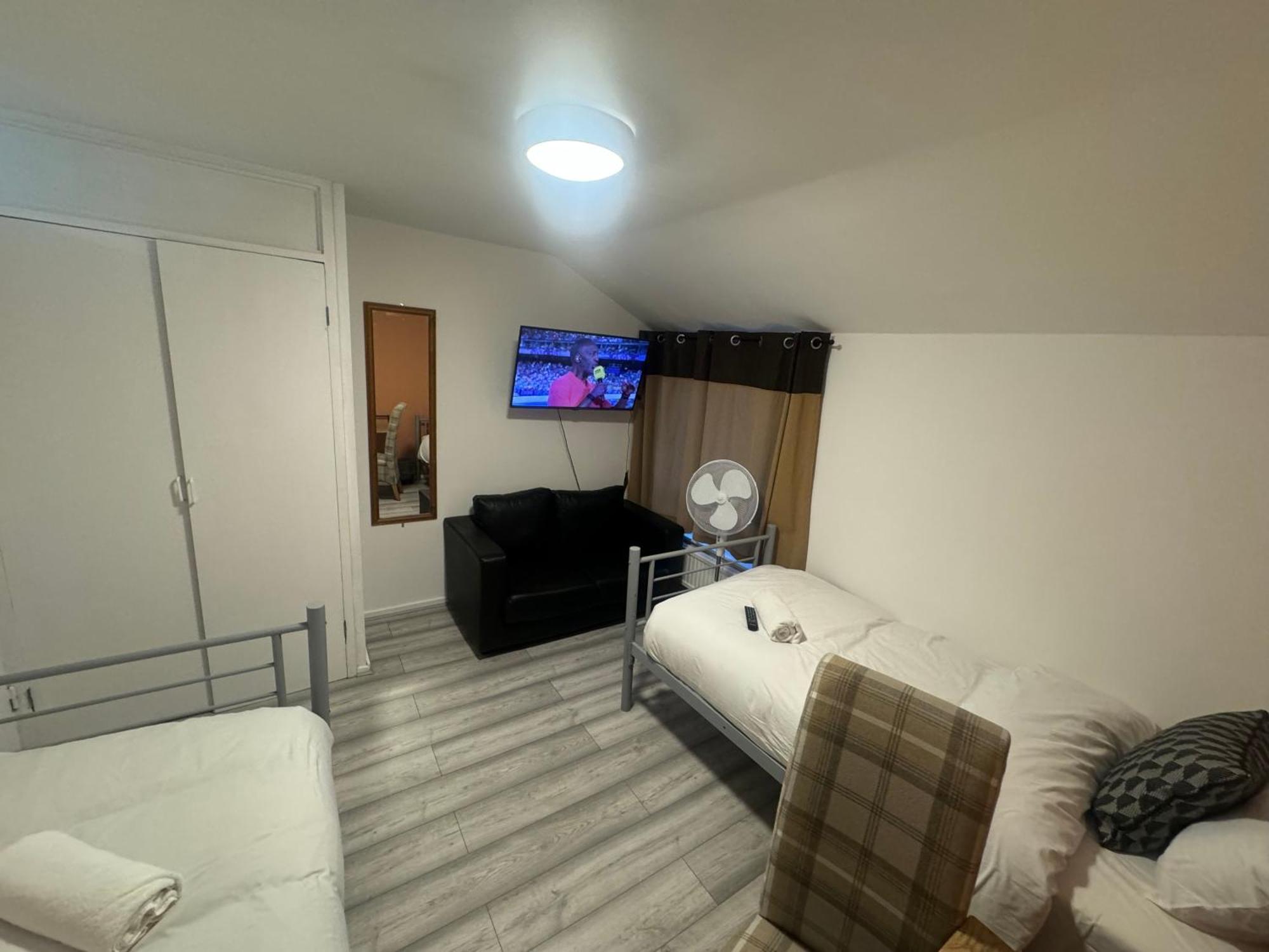 Tottenham Velvet Suites Лондон Екстериор снимка